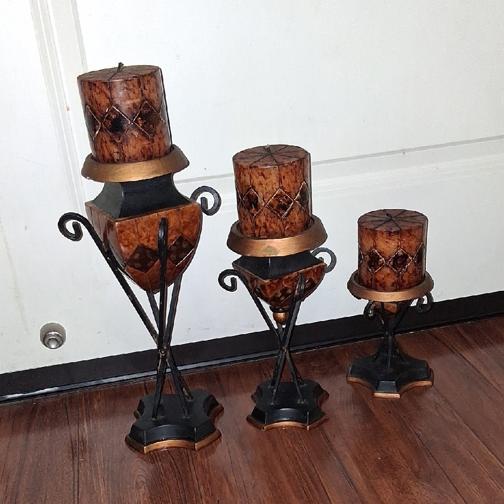 Elegant Brown Candle Holder Set